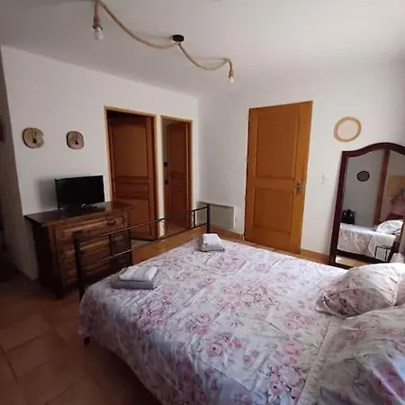 Maison De Village Montferrat (Var)